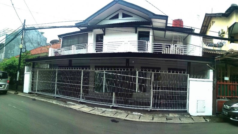 Rumah cantik, siap huni di jakarta barat