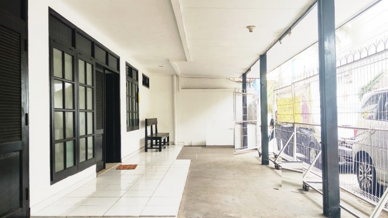 Rumah cantik, siap huni di jakarta barat