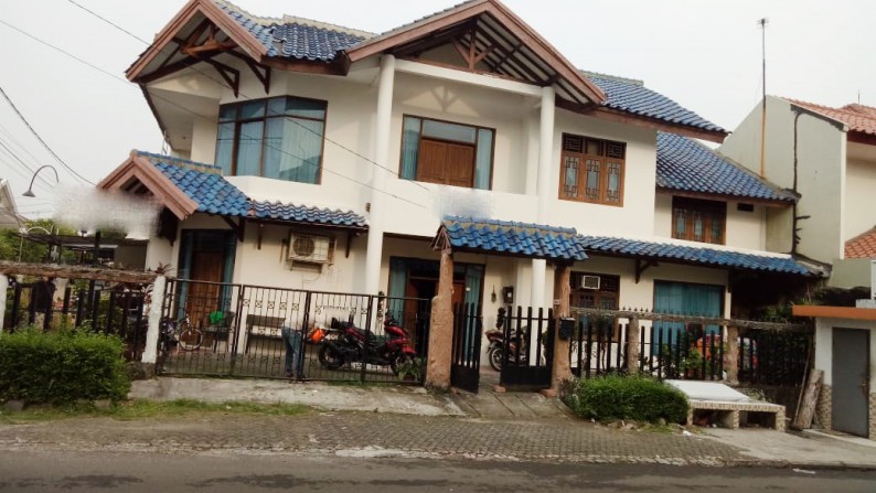 Rumah Bagus Di Pinggir Jl Bintaro Tengah, Bintaro Jaya