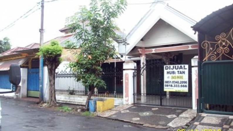 Rumah di Semolowaru Elok, Bagus + Terawat, Row Jalan depan Lebar, Siap Huni - TAN -