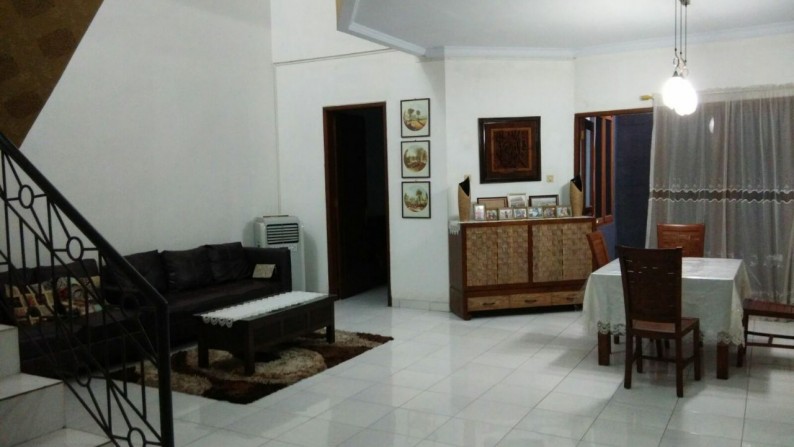 Rumah 2 Lantai Summarecon Kelapa Gading