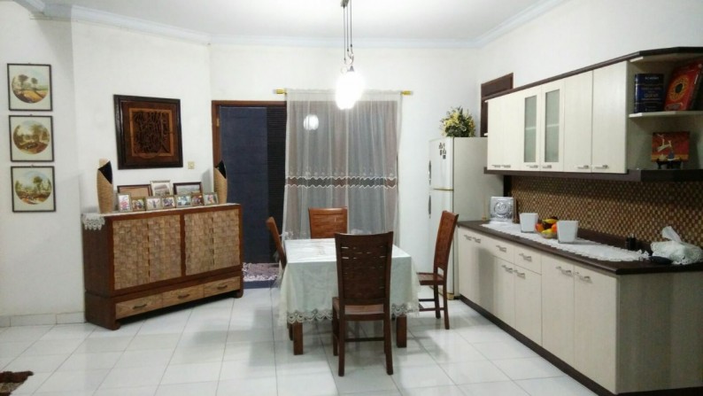 Rumah 2 Lantai Summarecon Kelapa Gading