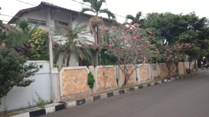 Rumah Bagus Terletak Di Perumahan Elite Di Lebak Bulus