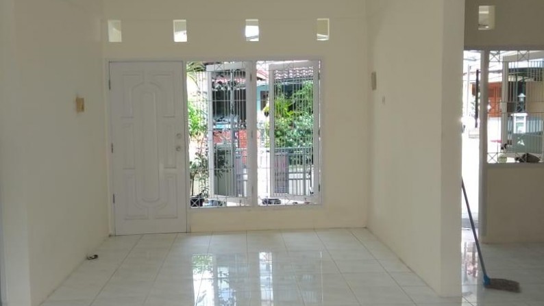 Rumah mungil  Cantik 1 lantai, siap huni, cocok utk kelg kecil di Bintaro