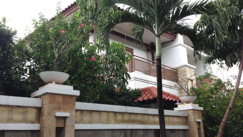 Kompleks Kemang Jaya Bali Villa Style Disewakan