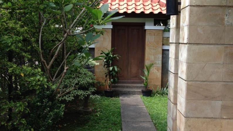 Kompleks Kemang Jaya Bali Villa Style Disewakan