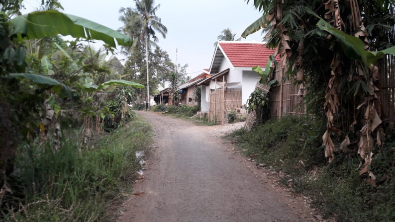 Rumah halaman luas,bagus,siap huni di Cibadak SukaBumi