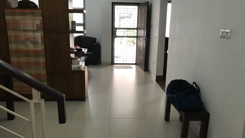 Dijual Rumah di Cluster Madrid - Palem Semi, Karawaci