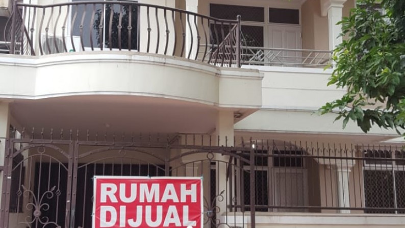 Rumah Idaman Taman golf Moderland Tangerang