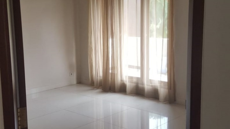 Jual CEPAT. Rumah Nyaman dan Siap Huni di Cikini 2, Bintaro