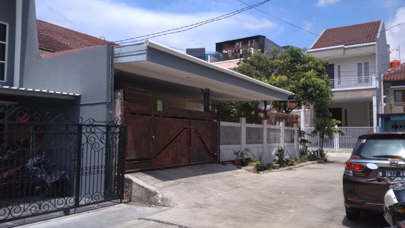  Rumah  Minimalis  2 Lantai Siap Huni di Kelapa  Gading 