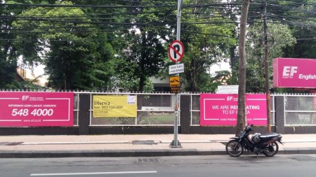 Disewakan Gedung Strategis Tengah Kota Jalan Kayon Surabaya