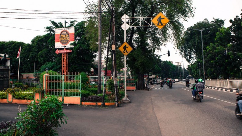 Rumah Siap Huni di Menteng Dalam Tebet Jakarta Selatan