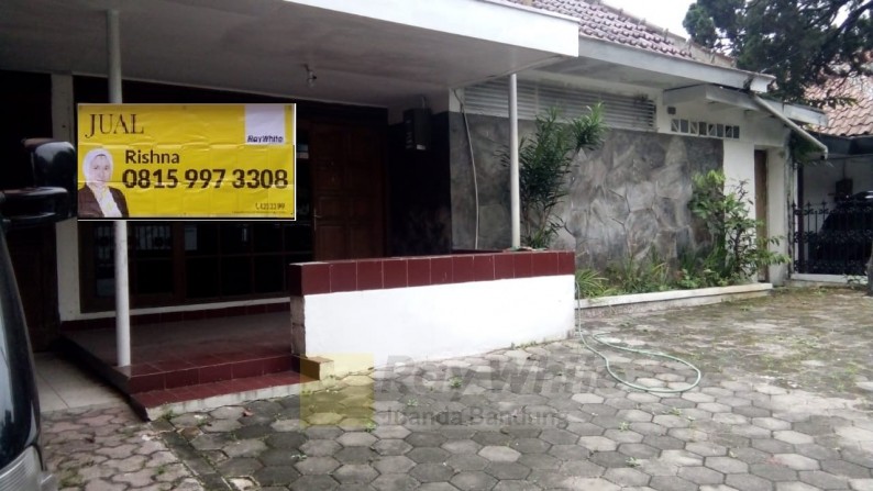 RUMAH di pusat kota. Cocok untuk kantor