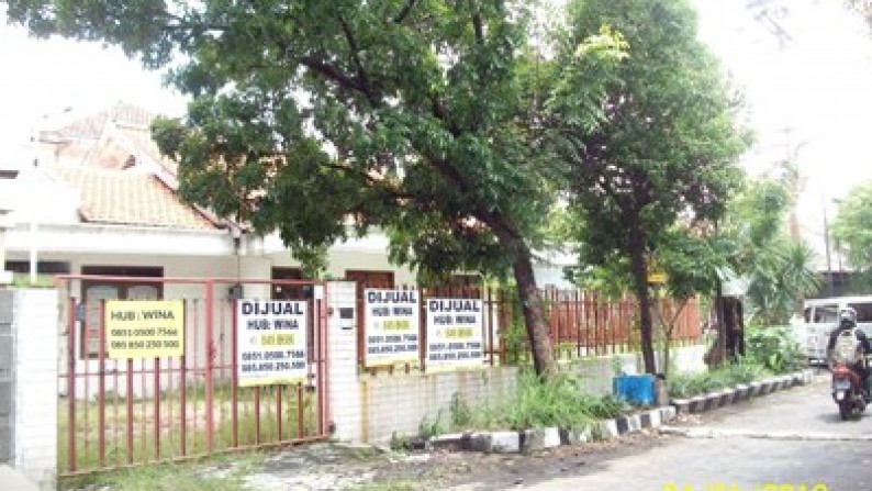 Jual Rumah 1 Lantai, Bagus + Terawat, Row Jalan depan Lebar + Paving, Hoek, Siap Huni