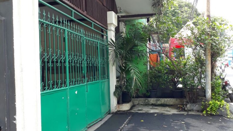 Dijual Rumah di Rasamala Raya Luas Tanah 205m2 Tebet Jakarta Selatan