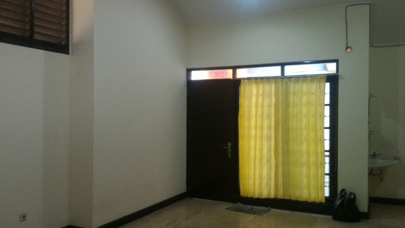 dijual Rumah 2 lantai siap huni @ Green Garden