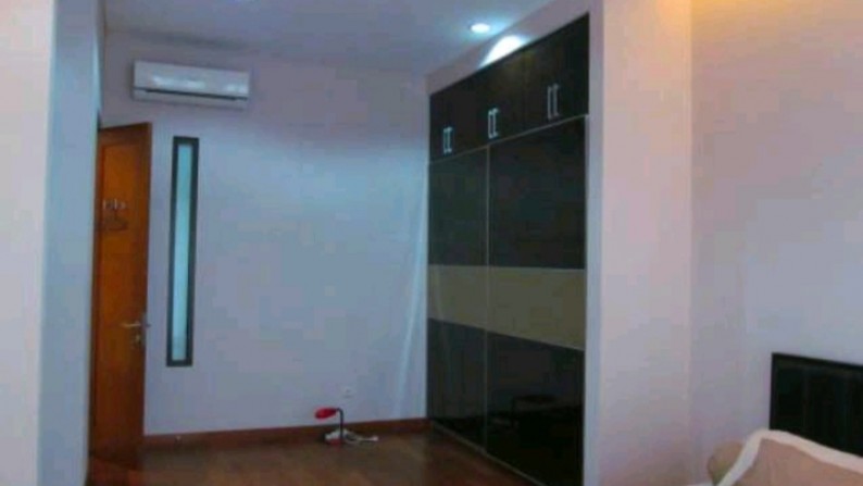 Rumah Full Furnished,Bagus sekali,dalam cluster,siap huni di Bintaro Jaya 9