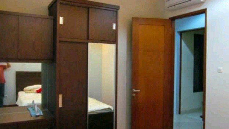 Rumah Full Furnished,Bagus sekali,dalam cluster,siap huni di Bintaro Jaya 9