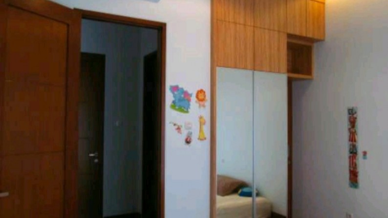 Rumah Full Furnished,Bagus sekali,dalam cluster,siap huni di Bintaro Jaya 9