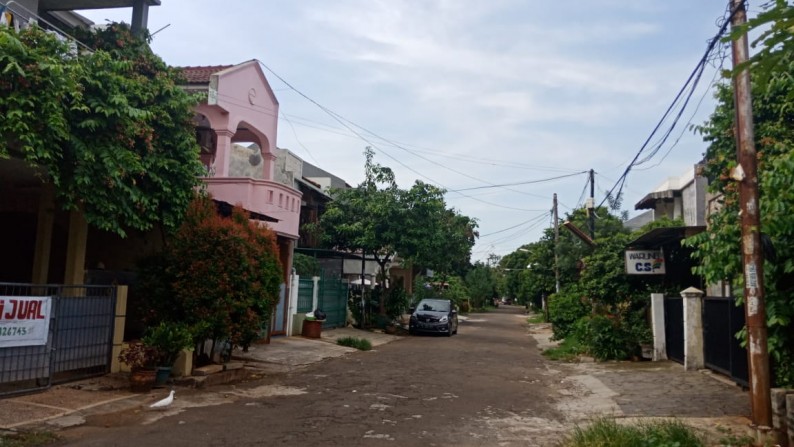 Rumah Nyaman dan Siap Huni di Kawasan Villa Bintaro Indah, Jombang