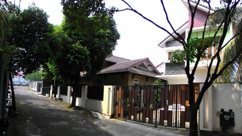 Rumah baru, rumah Cantik, di Bintaro Jaya Sektor 1 Jakarta Selatan