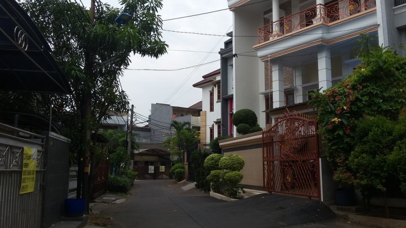 Disewa Rumah Mewah di Kelapa Gading Jakarta Utara