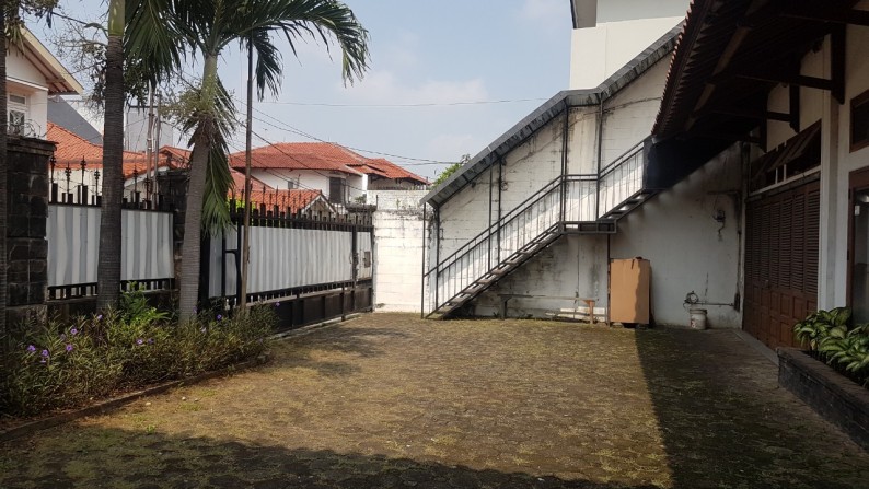 Rumah Lama di CIPETE, Jakarta Selatan DIJUAL HITUNG TANAH