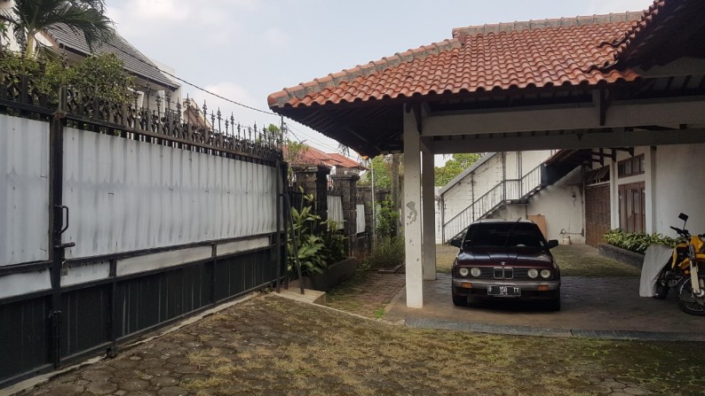 Rumah Lama di CIPETE, Jakarta Selatan DIJUAL HITUNG TANAH