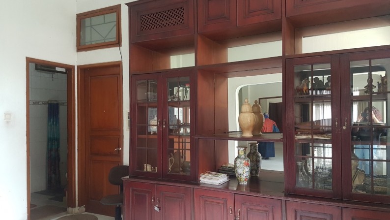 Rumah Lama di CIPETE, Jakarta Selatan DIJUAL HITUNG TANAH