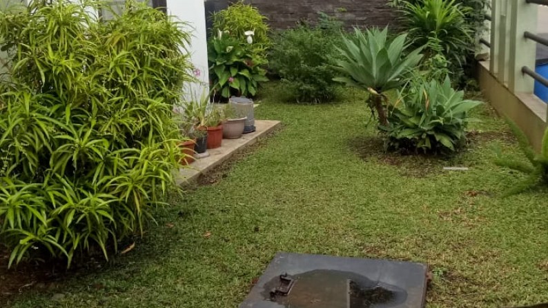 Rumah di Komplek Elit Puri Tirta Kencana Cicadas Ahmad Yani Bandung