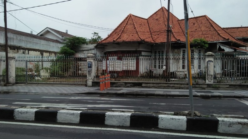 Rumah Strategis Diponegoro Pusat Kota Surabaya