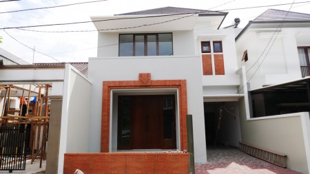 Rumah Cantik, Brand New dan Siap Huni di Jati Padang, Pasar Minggu