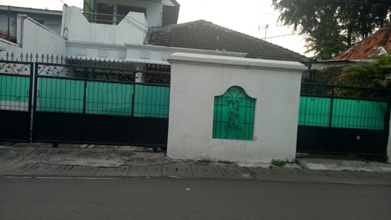 Rumah Tua 1 lantai, Hitung Tanah di Johar Baru Jakarta Pusat