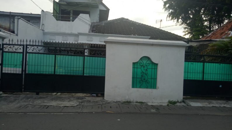 Rumah Tua 1 lantai, Hitung Tanah di Johar Baru Jakarta Pusat