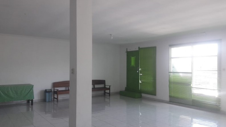 RUANG USAHA + FURNITURE DI JL RAYA TAJEM, MAGUWOHARJO, DEPOK, SLEMAN