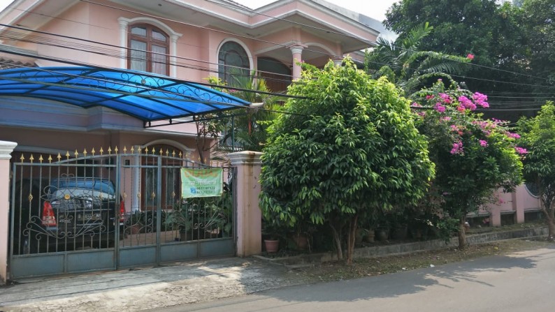 Rumah Perlu Sedikit Renovasi Lokasi Strategis, dan Hunian Nyaman @Jakarta Selatan, Dekat Holland BAkery