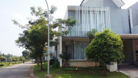 Rumah Bagus Di Discovery Eola Bintaro Jaya