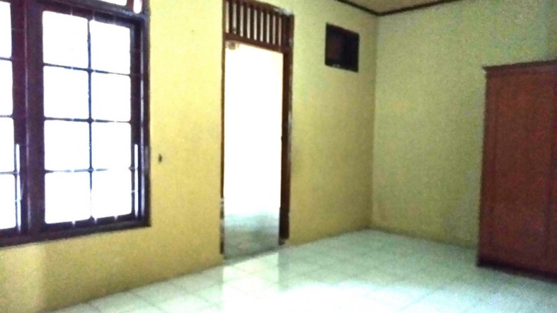 Rumah siap Huni 186m KT5+1 harga 30Jt/Thn, MURAH!!!