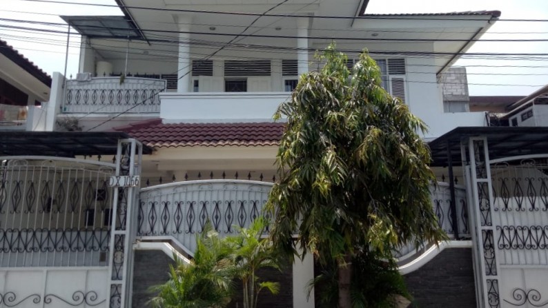 Dijual Rumah Asri di Jelambar