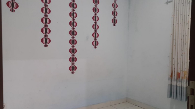 Disewakanl Rumah di JL. Madrid Selatan Palem semi - Karawaci Tangerang