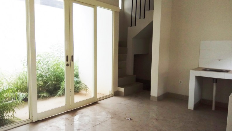 Dijual Rumah Minimalis 2lt di Aviolo, Grand Wisata, Bekasi