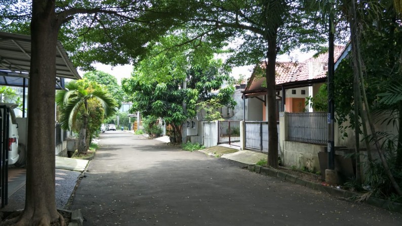 Dijual Rumah @Mahkota Simprug, Ciledug dekat kelurahan Peninggilan