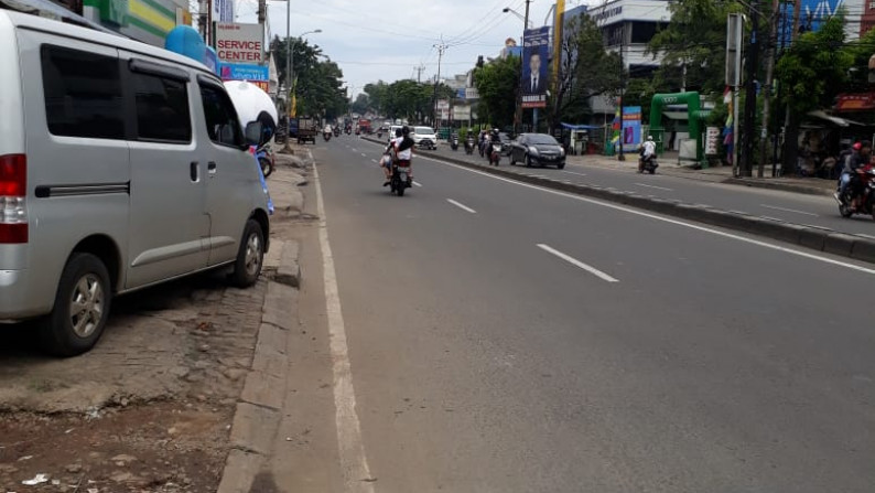 Bangunan layak Pakai dengan tanah luas dipinggir jalan langsung buka Usaha.