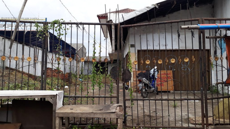 Bangunan layak Pakai dengan tanah luas dipinggir jalan langsung buka Usaha.