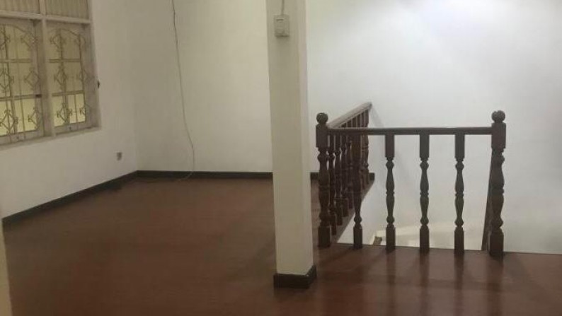 Dijual Rumah, nyaman dan lokasi strategis @Jl. Perkutut Bintaro Sektor 2