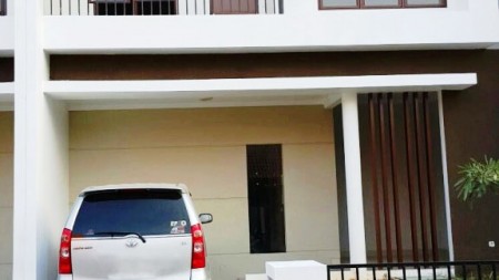 Dijual Rumah Siap Huni, Nyaman dan Lokasi Strategis @Graha Raya Bintaro