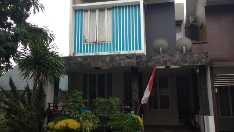 Rumah Nyaman dan Siap huni di Kawasan Emerald, Bintaro