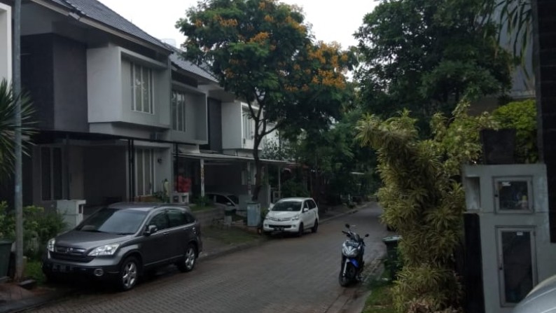 Rumah Nyaman dan Siap huni di Kawasan Emerald, Bintaro