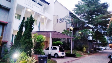 Rumah Design Modern Dalam Komplek Ternama di Lebak Bulus, Jakarta Selatan